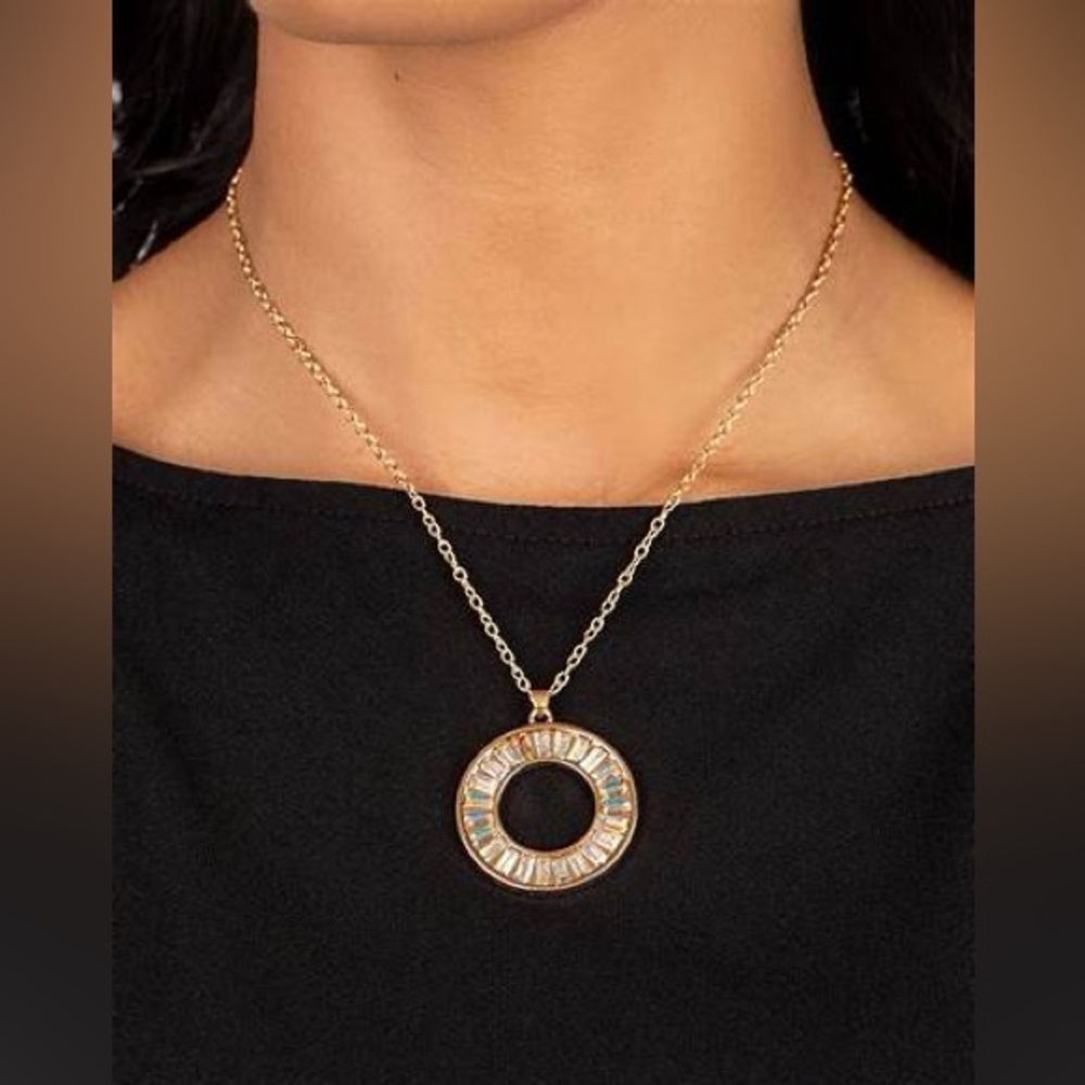 Paparazzi Radiant Gold Necklace with Iridescent Accents